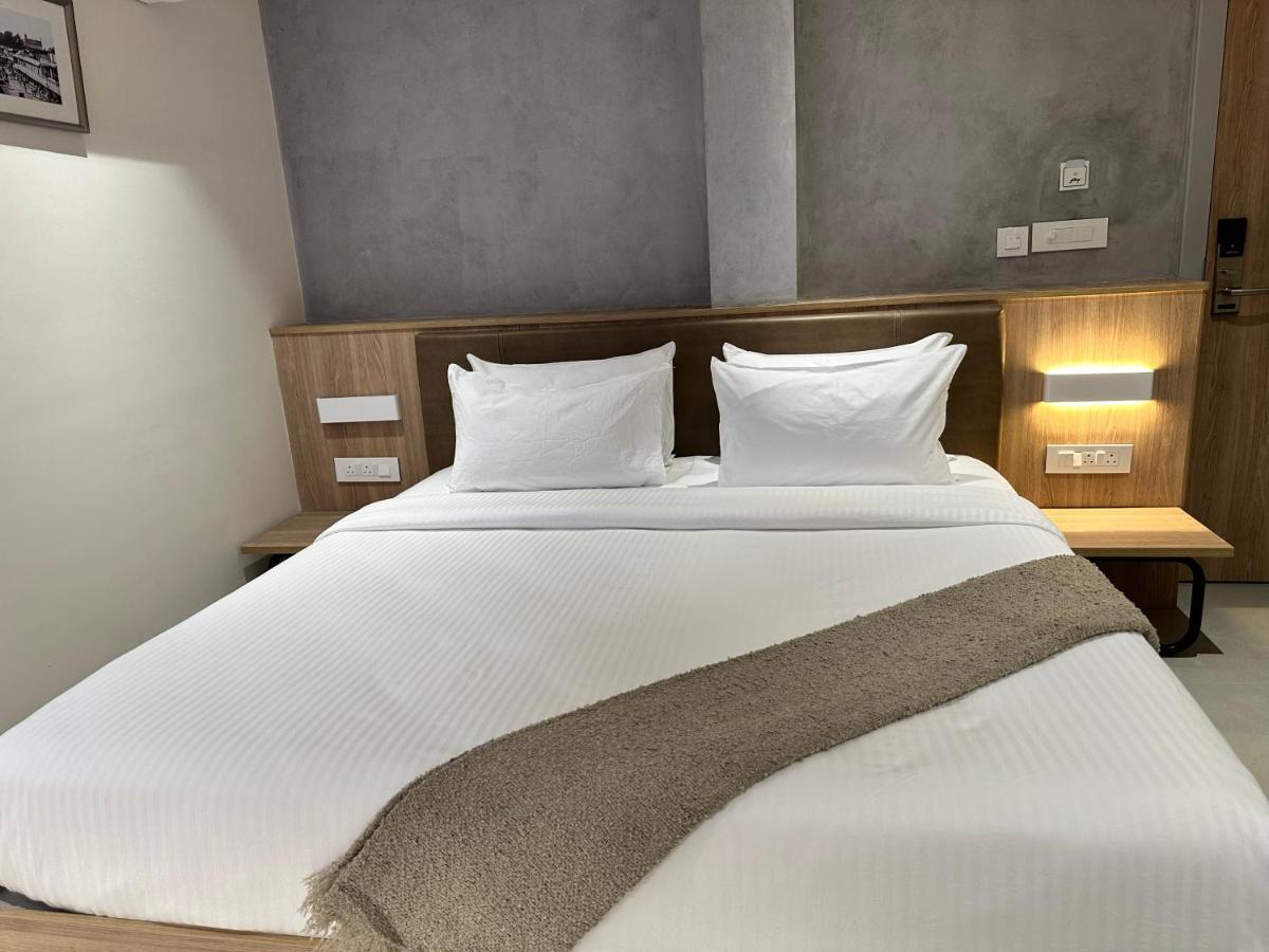 32 Urban By Akoya Hotels Hyderabad Exterior foto